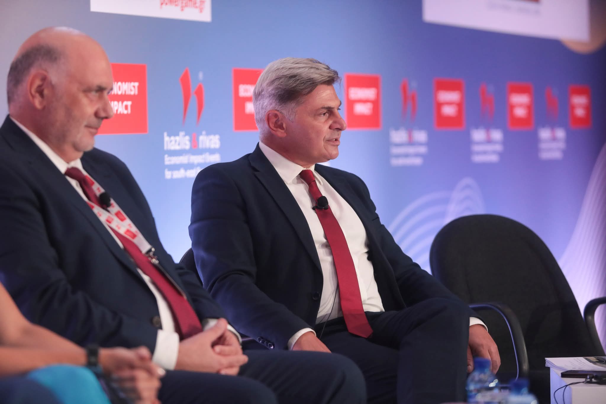 Φαραντούρης στον Economist: Η χώρα χρειάζεται πιο στιβαρά και πατριωτικά χερια στο τιμόνι της.
